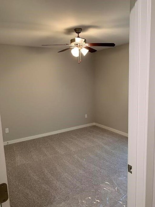 Building Photo - 1535-1535 S Duncan Ave