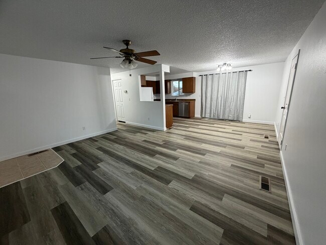 Foto del edificio - 807 Poplar St