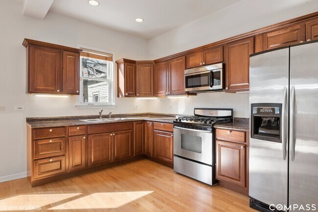 Foto del edificio - 3304 N Hamilton Ave