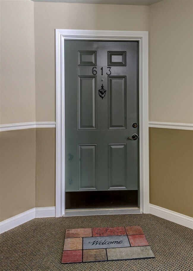 Foto del edificio - 613 Ivy Ridge Dr