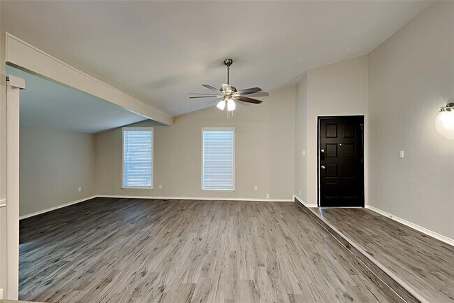 Foto del edificio - 4614 Scone St
