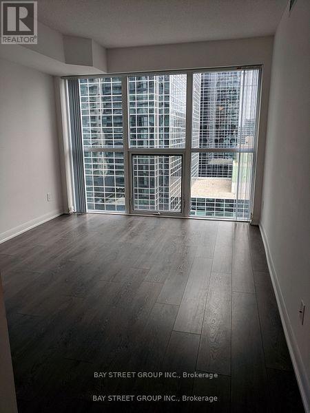 Photo du bâtiment - 5162 Yonge St