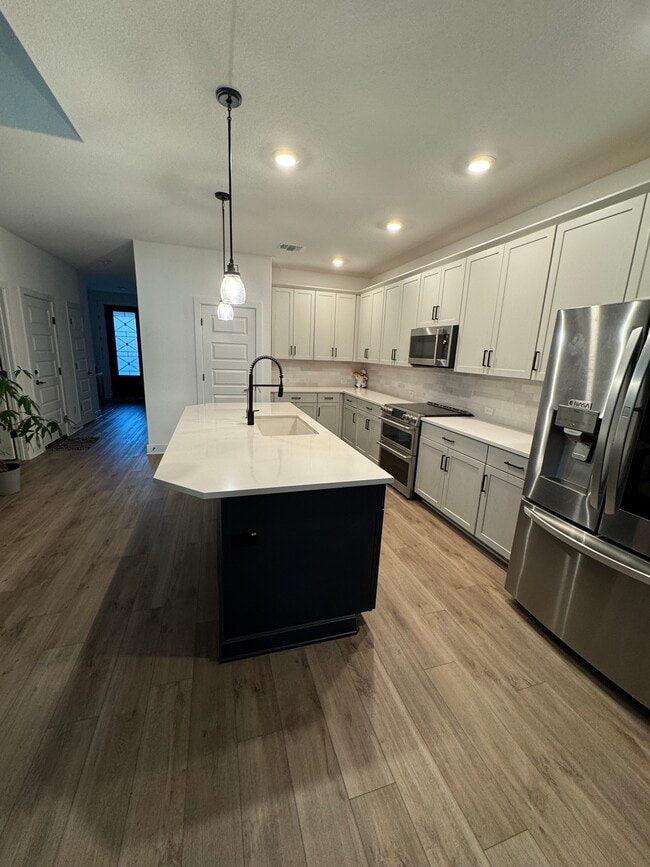 Building Photo - 920 Ray Berglund Blvd