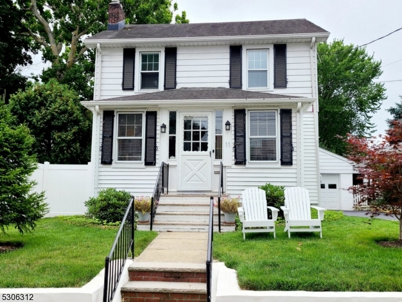Primary Photo - 11 Van Dyke Pl