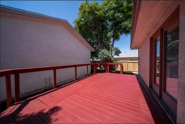 Foto del edificio - 5172 Brockbank Pl