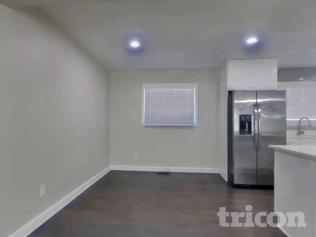 Building Photo - 6022 Lucente Ave