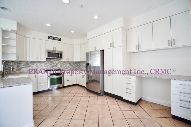 Building Photo - 14 Pizarro Ave
