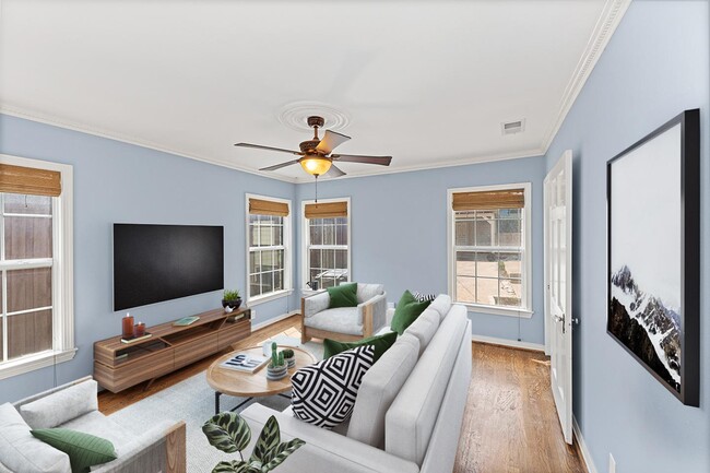 Foto del edificio - North Oak Cliff home with pool, spa & back...