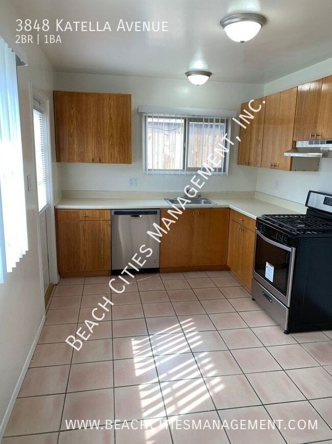 Foto del edificio - 3848 Katella Ave