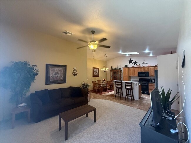 Building Photo - 685 Vista Grande Dr