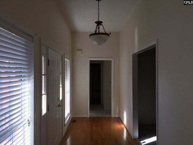 Building Photo - 532 Meadow Brook Dr