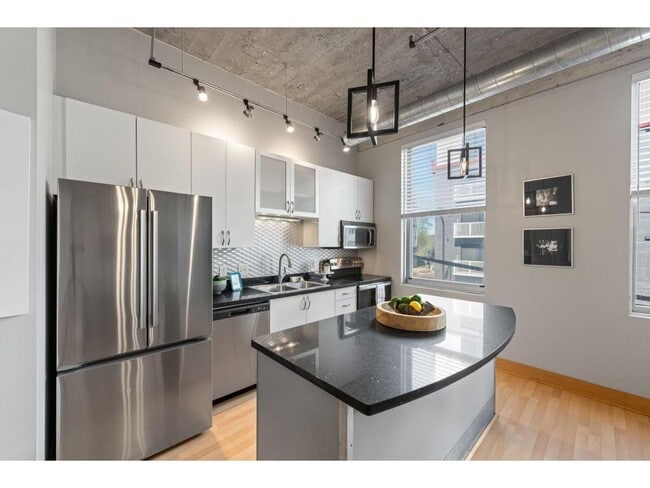 Building Photo - 918 N 3rd St