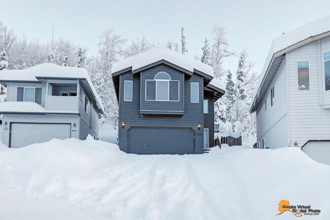 Building Photo - 1,855 sqft Eagle River home located in hig...
