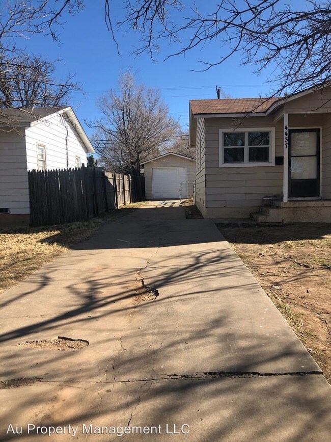 Building Photo - 3 br, 1 bath House - 4437 S FANNIN ST