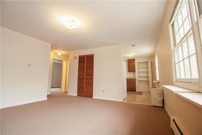 Building Photo - 2697 Kingstown Rd