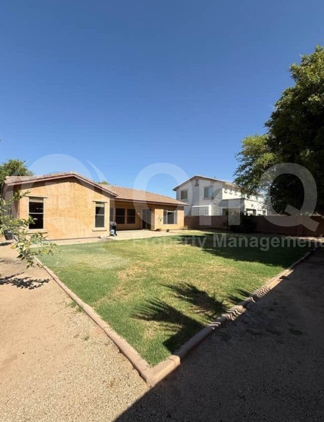 Building Photo - 1341 S Camellia Ct