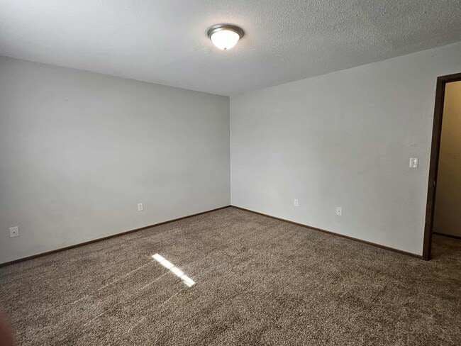 Building Photo - 203 Country Villa Ln