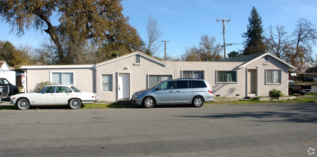Primary Photo - 337 Johnson St