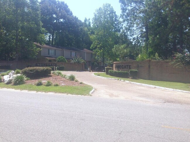 Building Photo - 6701 Dickens Ferry Rd
