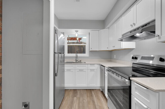 Cocina 100 Lynn E - 100 Lynn Cir
