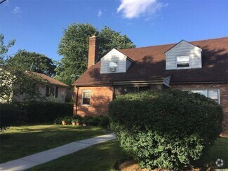 Building Photo - 2 Dogwood Ln