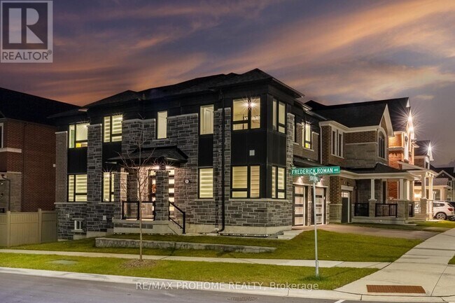 Photo du bâtiment - 1 Frederick Roman Ave