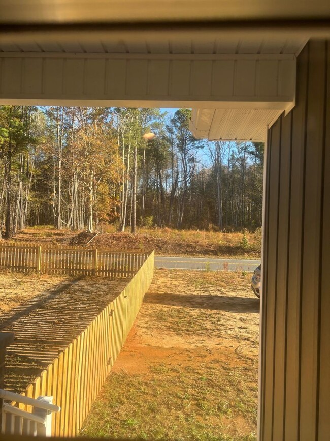 Building Photo - 3 Bedroom Single Family Home in Mc Kenney