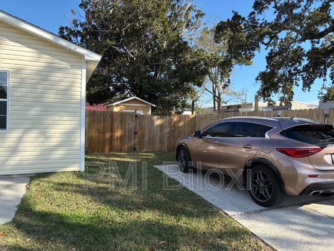 Foto del edificio - 1916 Hudson St
