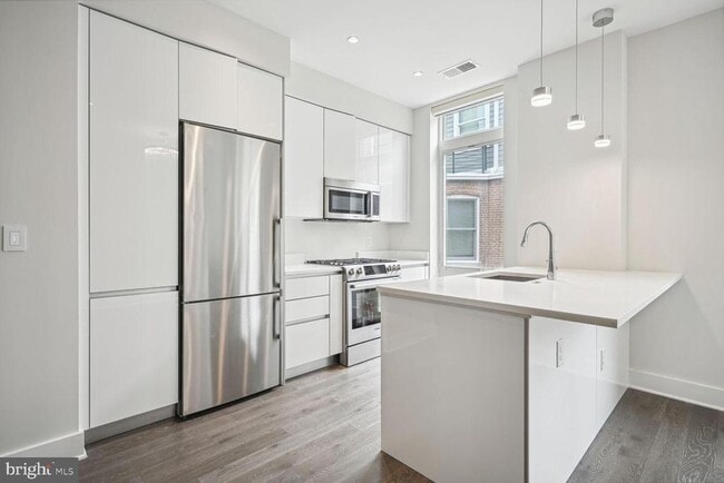 Building Photo - 1745 N St NW
