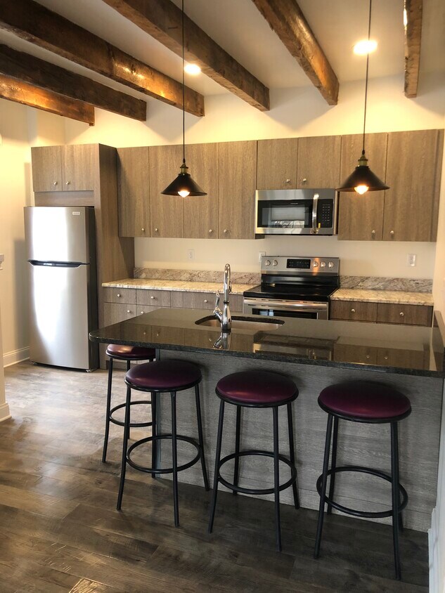 Stainless appliances, granite counter tops - 74 Warren St