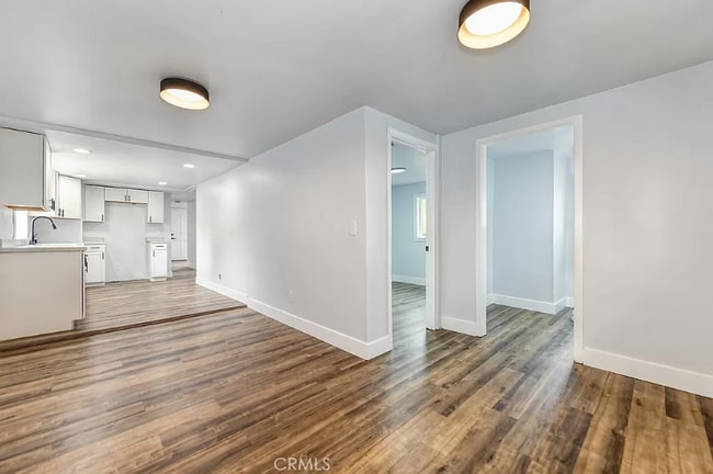 Foto del edificio - 2385 Elgin St