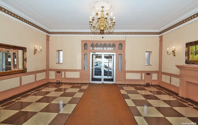 Building Photo - 65-38 Booth St