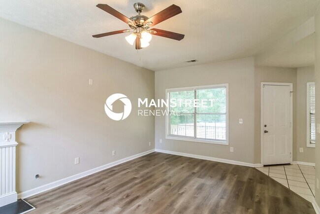 Building Photo - 3 Bedroom Pet-Friendly Home in STONECREST, GA with Main Street Renewal