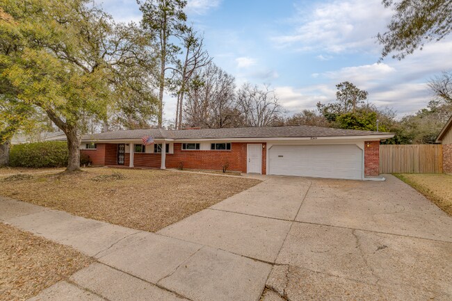 Foto del edificio - 2310 Whitney Dr