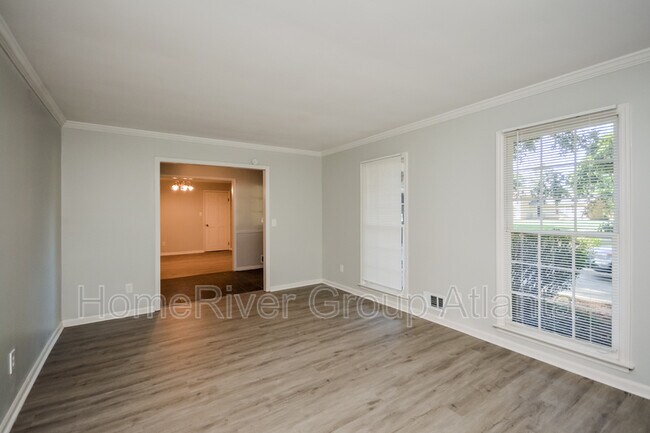 Foto del edificio - 2336 Country Club Dr SE