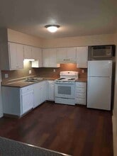 Building Photo - 1019 Colonial Dr Building Photo - 1019 Colonial Dr