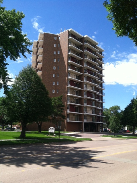 Primary Photo - Lakeview Tower