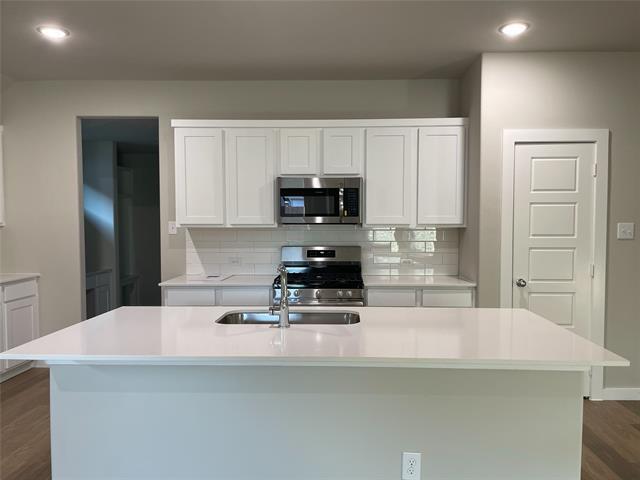 Building Photo - 521 Whispering Winds Trl