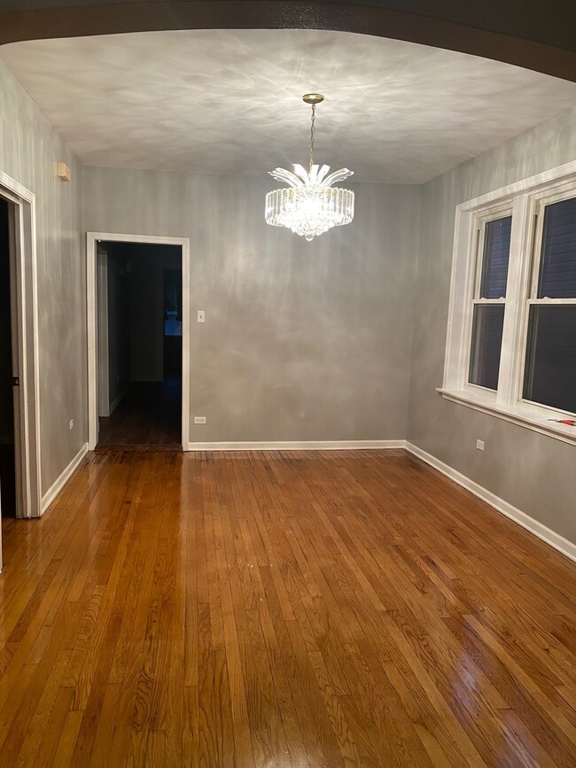 Foto del edificio - 8549 S Oglesby Ave