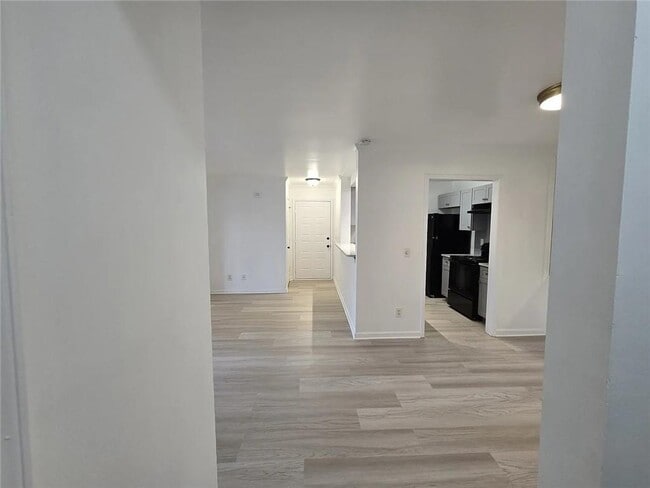 Building Photo - 116 Barrington Hills Dr