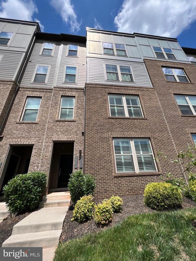 Building Photo - 9811 Ames Dr