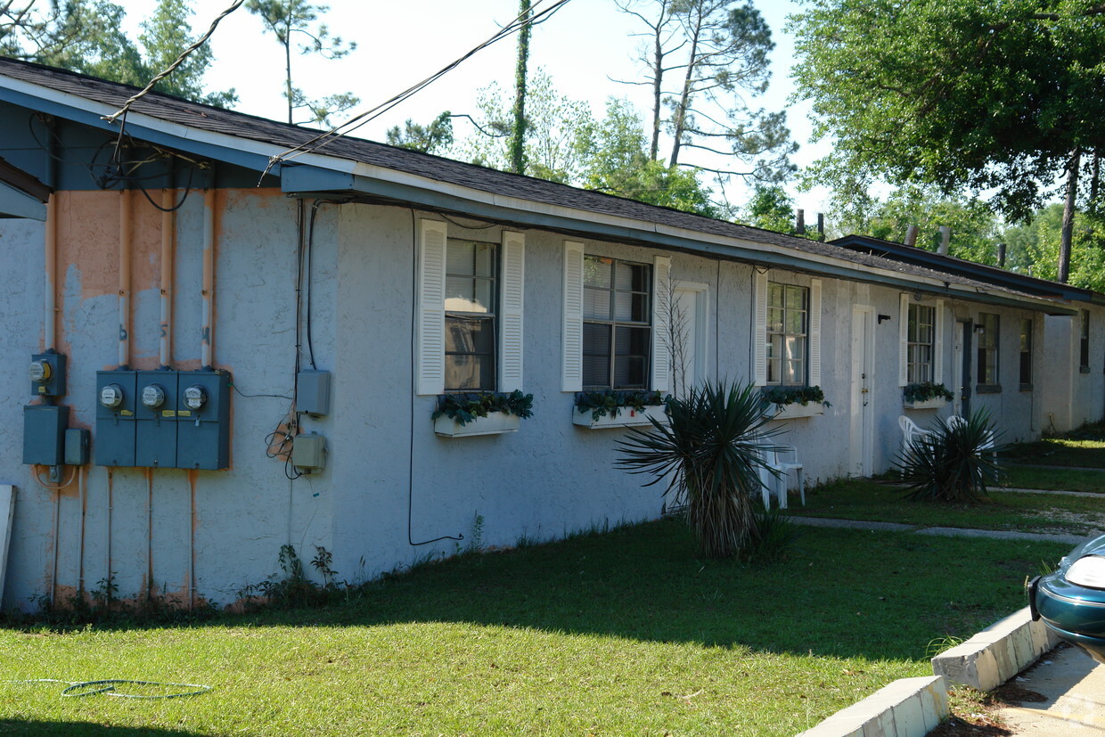 Building Photo - Olive Road Apartments