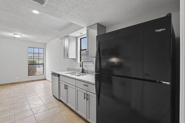 Foto del edificio - 3 Bedroom duplex in Olathe!