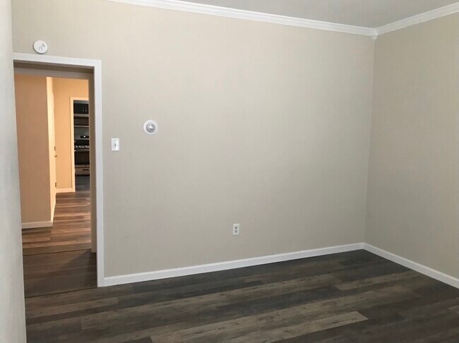 Building Photo - 2530 Larkins Way