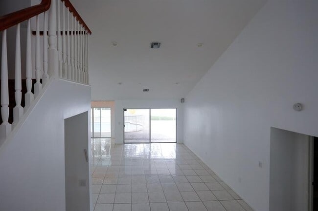 Building Photo - 5317 NW 67th Ave
