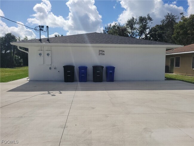 Foto del edificio - 2156 Edison Ave