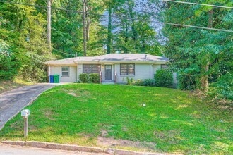 Building Photo - 3128 Beech Dr