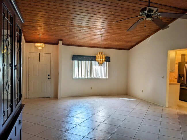 Foto del edificio - 102 Village Walk Dr