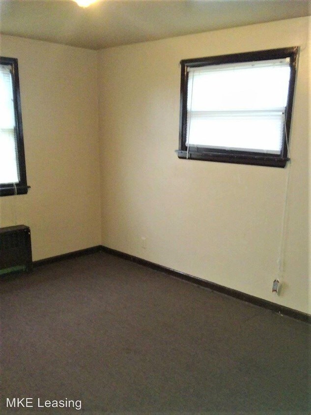 Building Photo - 5909 N Teutonia Ave