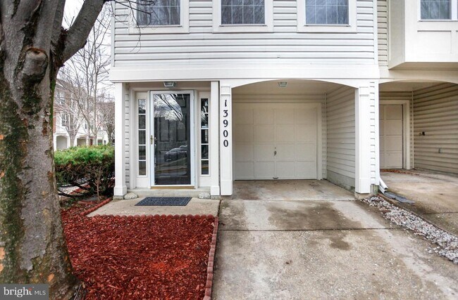 Building Photo - 13900 Fareham Ln